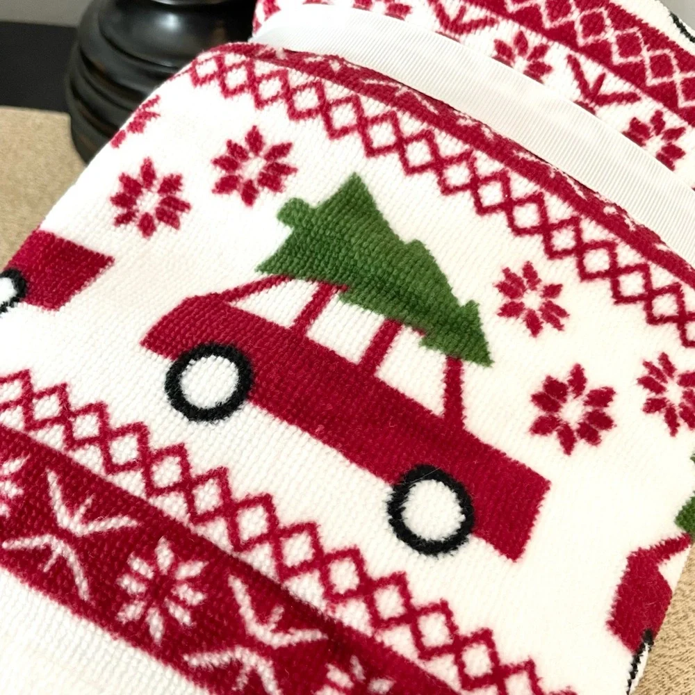 New SET OF 2 CHRISTMAS TREE/FARM TRUCK Hand Towels